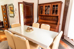 Incrivel casa com churrasq na Praia da Enseada SP
